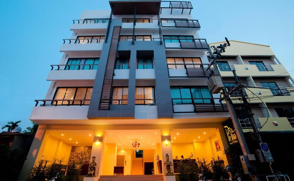 La De Bua Hotel Patong Dış mekan fotoğraf
